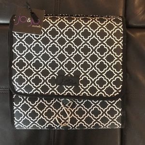 NWT Jo&Jo Australia Black and White makeup bag